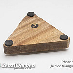 le-bloc-triangulaire-close-up-bottom.jpg le-bloc-triangulaire-close-up-bottom.jpg