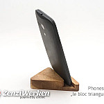 le-bloc-triangulaire-using-with-phone-portrait-b.jpg le-bloc-triangulaire-using-with-phone-portrait-b.jpg