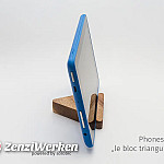 le-bloc-triangulaire-using-with-tablet-b.jpg le-bloc-triangulaire-using-with-tablet-b.jpg
